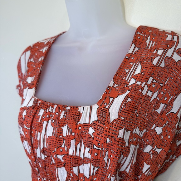 Diane Von Furstenberg | Abstract Pattern Babydoll Empired Waist Silk Mini Dress - Picture 5 of 14